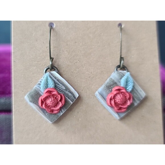Polymer Clay Floral Dangling Pierced Earrings New - Picture 3 of 10